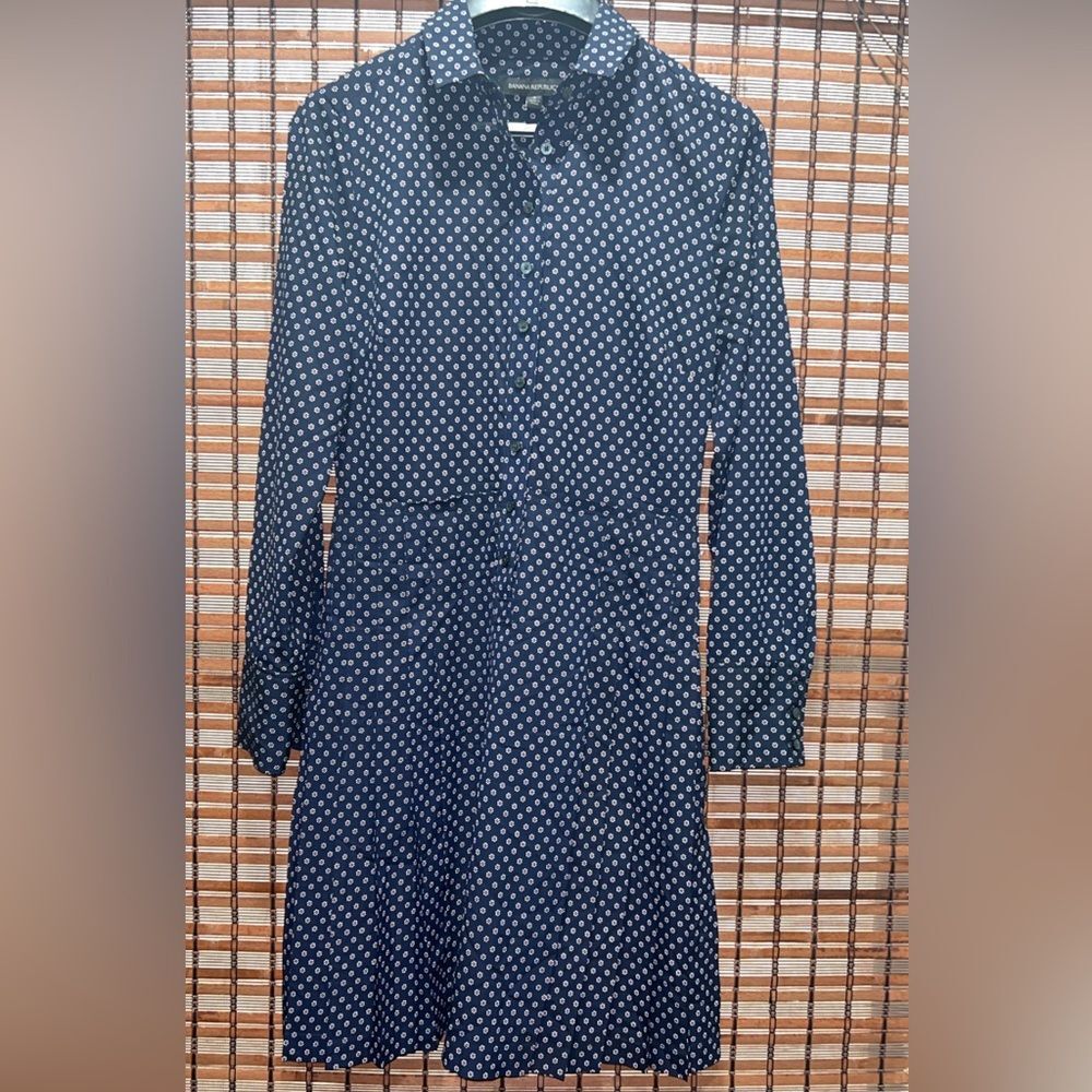 Banana Republic Navy Collared Button Down‎ Pleated Long Sleeve Dress, Size 4